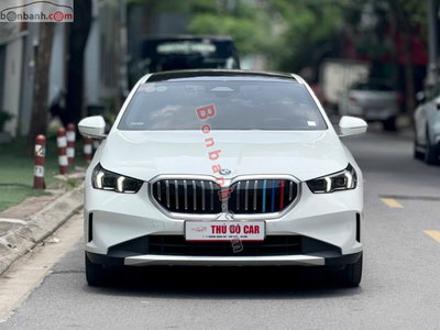 Xe BMW 5 Series 520i Premium 2025