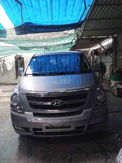 Hyundai Starex 2013 Bạc