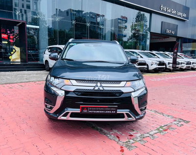 Mitsubishi Outlander Xám SUV
