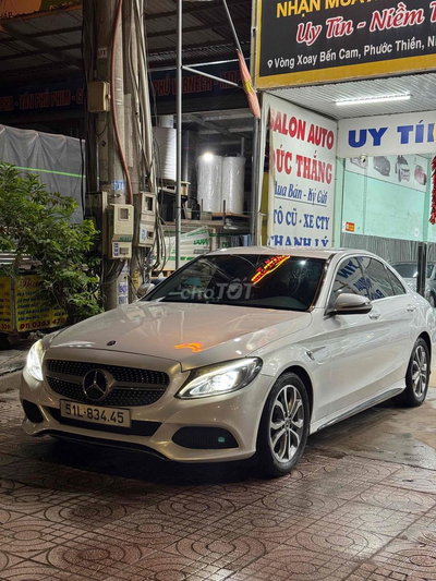 Mercedes-Benz C200 Trắng