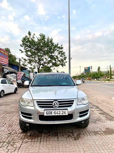 Volkswagen Touareg Bạc 5 chỗ