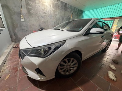 Hyundai Accent Tiêu chuẩn Trắng 59000 km
