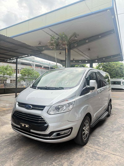 Ford Tourneo Titanium 2019 xe đẹp nguyên bản