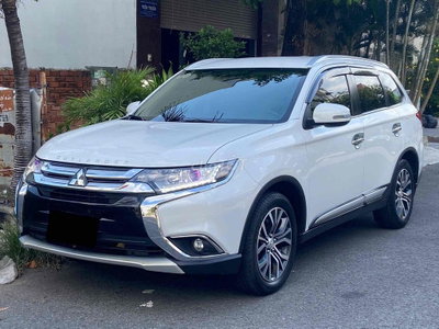 Mitsubishi Outlander 2019 2.0 CVT Trắng
