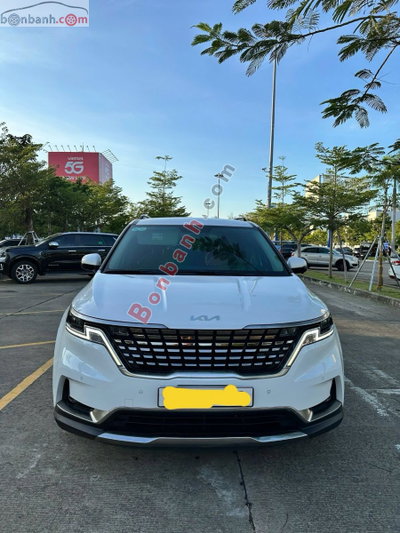 Xe Kia Carnival Premium 2.2D 8S 2024
