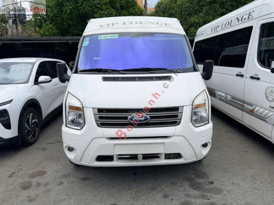 Xe Ford Transit 2015