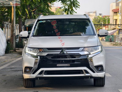 Xe Mitsubishi Outlander 2.0 CVT 2022
