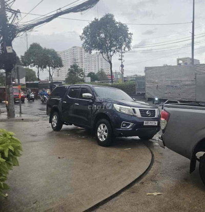 Nissan Navara Xanh 5 chỗ 100.000 km
