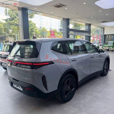 Xe VinFast VF MPV 7 AT 2026