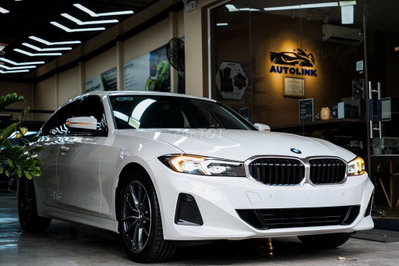 BMW 320i Sportline Model 2025 15000 km