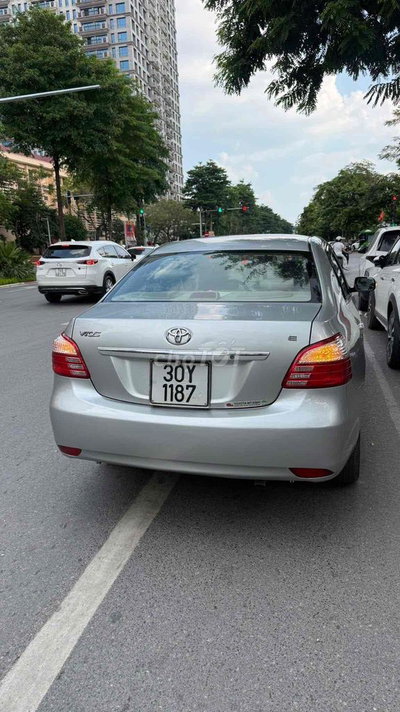 Toyota Vios E 2010 Bạc 68000 km