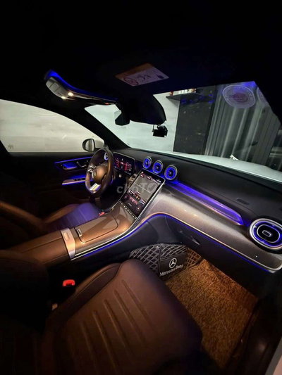 Mercedes GLC300 2023 Trắng 18000 km