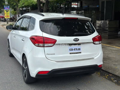 Kia Rondo 7 chỗ Xăng Tự động