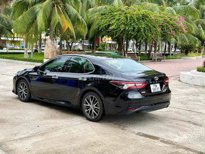Toyota Camry 2022 2.0Q 14000 km Đen