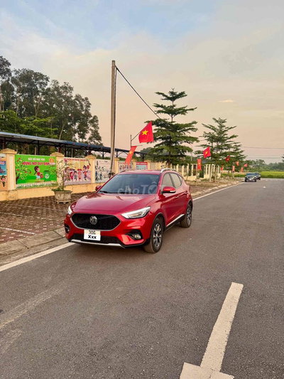 MG ZS COM màu Đỏ