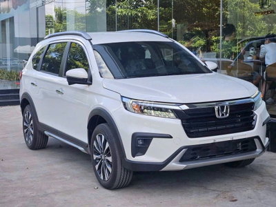 Honda BR-V ưu đãi 50% trước bạ và 1 năm BH thân xe