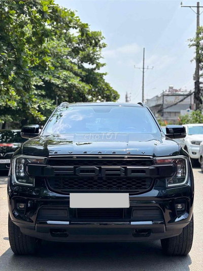 Ford Everest Sport Đen 7 chỗ