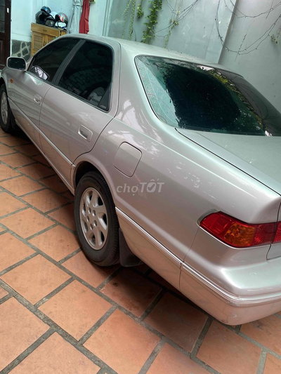 Toyota Camry GLi Bạc