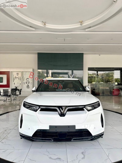 Xe VinFast VF9 Eco 2026
