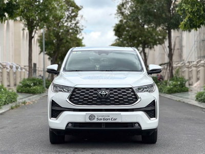 Toyota Innova Cross HEV 2025 Trắng mới về cực đẹp