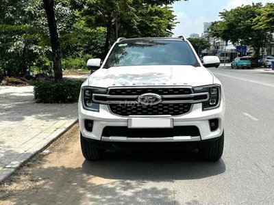 Ford Everest Platinum 2.0L 4x4 AT sản xuất 2024