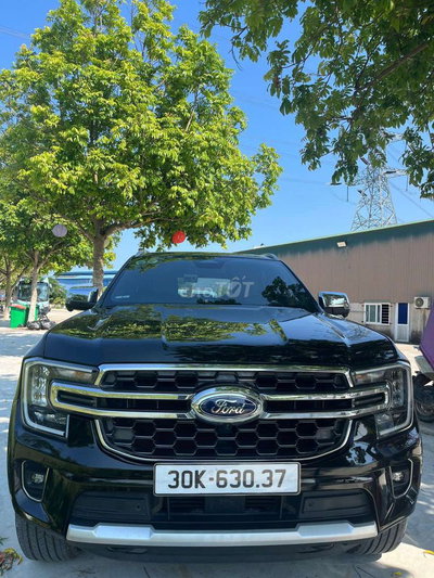 Ford Everest Titanium 2023 Đen 99000 km