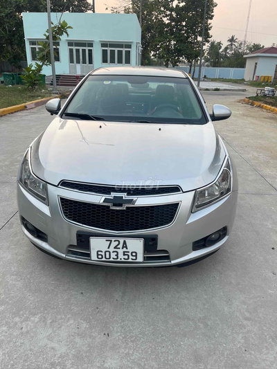 Chevrolet Cruze màu Bạc