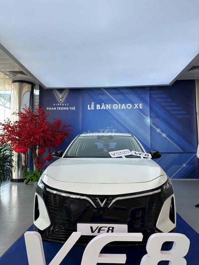Xe điện VinFast VF8 All New cọc sớm giao sớm