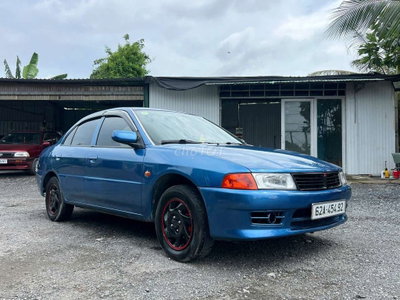 Mitsubishi Lancer Xanh 5 chỗ Số sàn