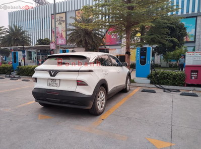 Xe VinFast VF6 Eco 2025
