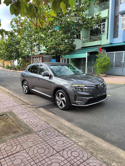 VinFast VF8 2023 Eco Xám 6 vạn km