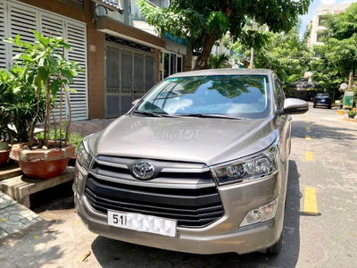 Bán INNOVA 2018 2.0E màu đồng ánh kim, xe gia đình