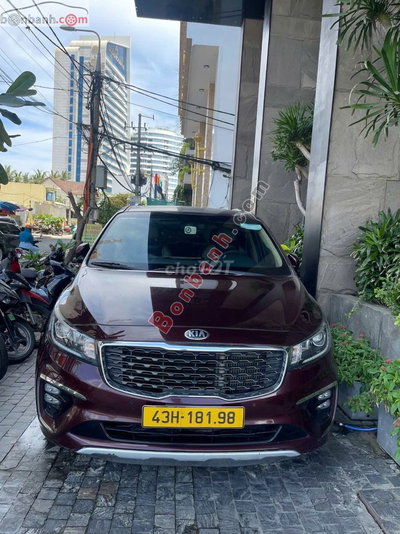 Kia Sedona màu Đỏ