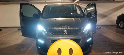 Peugeot 7 chỗ màu Xám