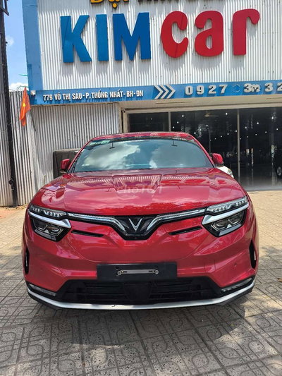 Xe điện VinFast VF8 Plus 2022 Đỏ