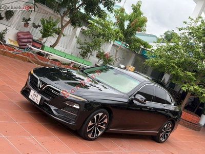 Xe VinFast Lux A 2.0 Premium 2.0 AT 2021