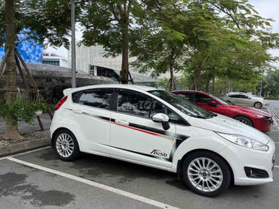 Ford Fiesta Hatchback 2014 Trắng