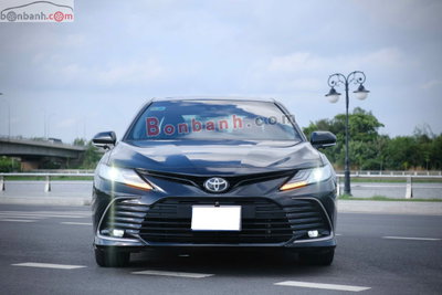 Xe Toyota Camry 2.0Q 2022