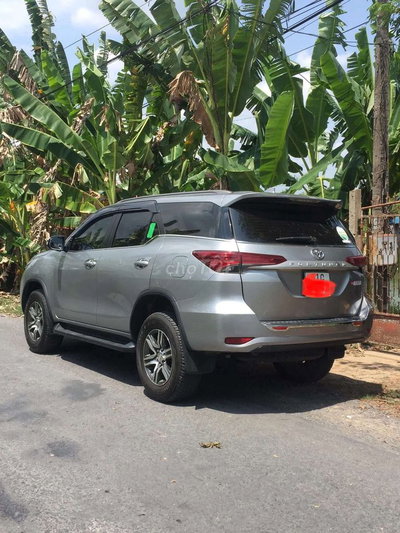 Toyota Fortuner 2017 Bạc