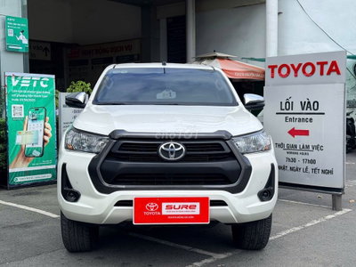 Hilux số tự động 2021 màu trắng xe 1 chủ ở HCM