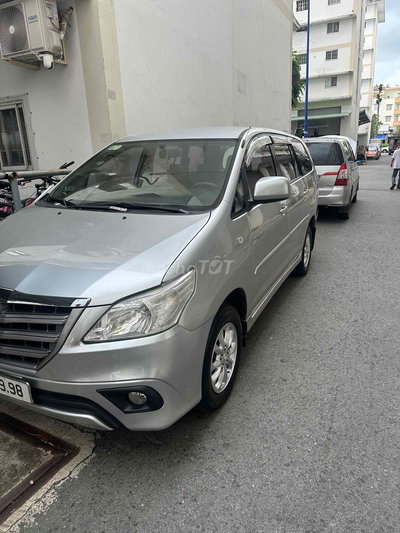 Toyota Innova 2014 E