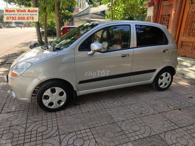 Chevrolet Spark 5 chỗ Bạc