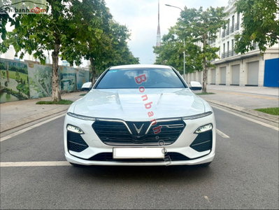 Xe VinFast Lux A 2.0 Premium 2.0 AT 2019