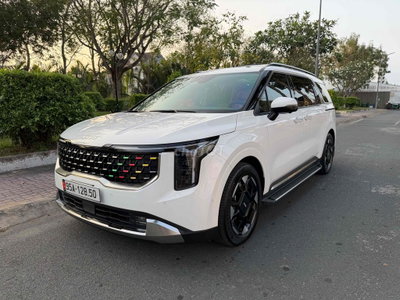 Kia Carnival Signature 2024 Trắng 30000 km