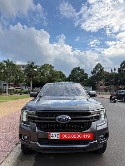 Ford Ranger XLS 2024 Tự động Xám