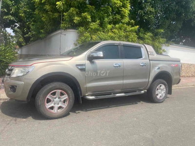 Bán xe bán tải Ford Ranger XLT 2014 số sàn 2 cầu