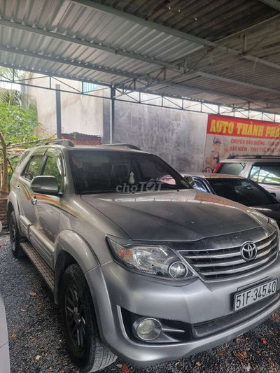 Toyota Fortuner 2015 Bạc