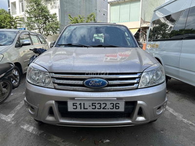 Ford Escape Bạc 5 chỗ