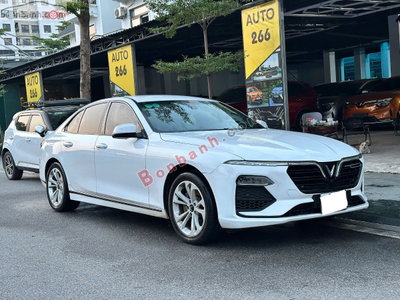 Xe VinFast Lux A 2.0 Base 2.0 AT 2020