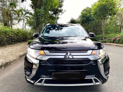 Mitsubishi Outlander CVT 2.0 Đen